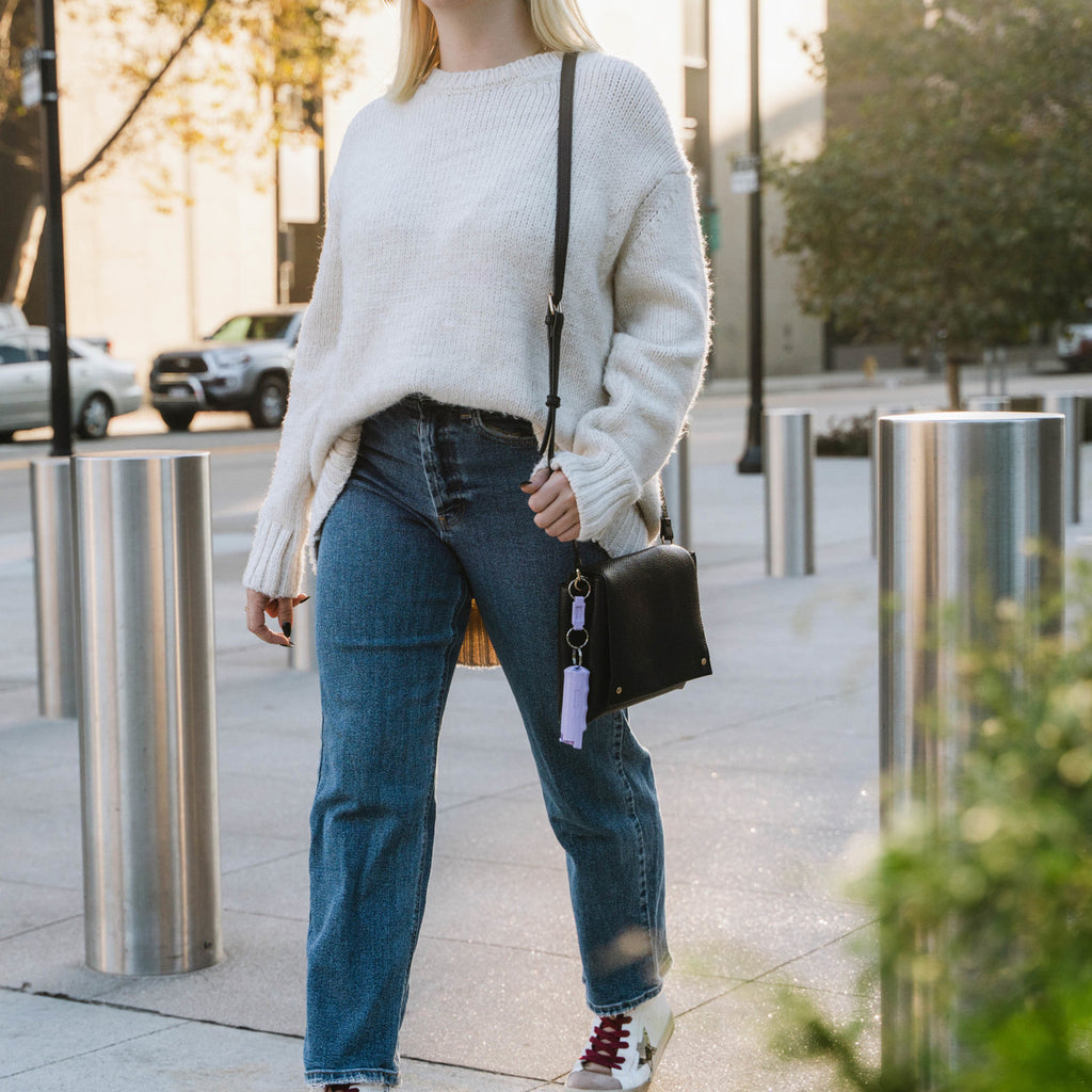 Gas Pimienta SABRE color lila con llavero