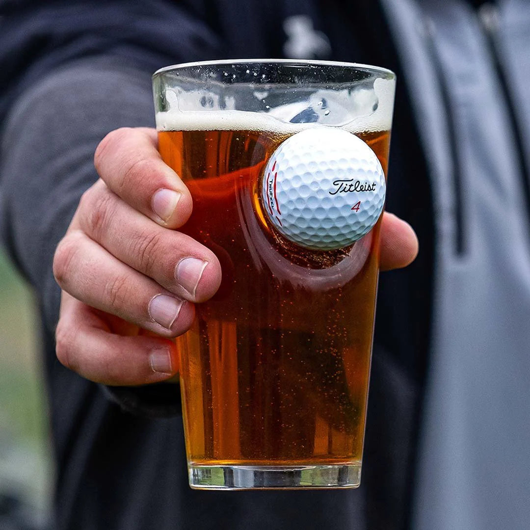 Vaso de Pinta para cerveza con pelota de golf